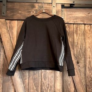 Comfortable Athleta workout sweatshirt